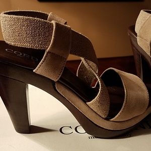 NWOT Crisscross Heeled Sandal